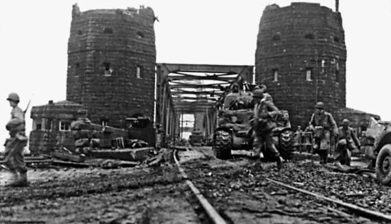 1945. Последний круг ада. Флаг над Рейхстагом
