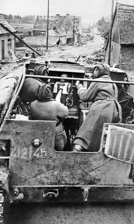 1945. Последний круг ада. Флаг над Рейхстагом