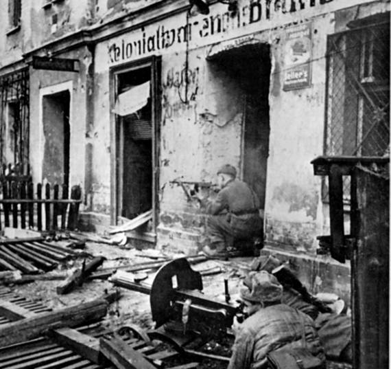 1945. Последний круг ада. Флаг над Рейхстагом