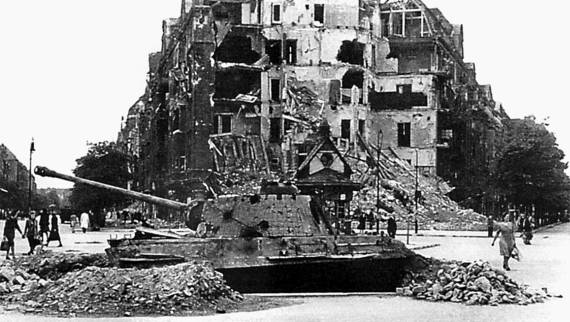 1945. Последний круг ада. Флаг над Рейхстагом