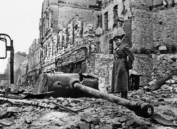 1945. Последний круг ада. Флаг над Рейхстагом