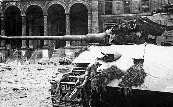 1945. Последний круг ада. Флаг над Рейхстагом