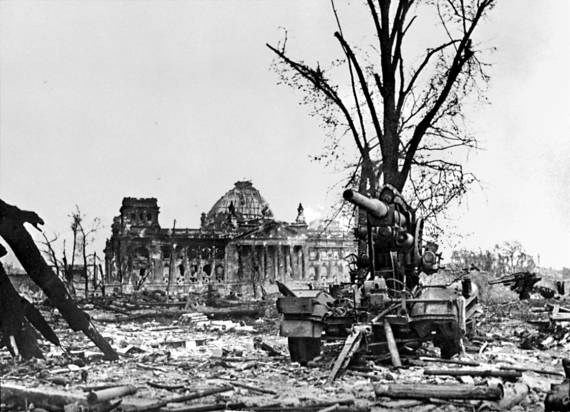 1945. Последний круг ада. Флаг над Рейхстагом