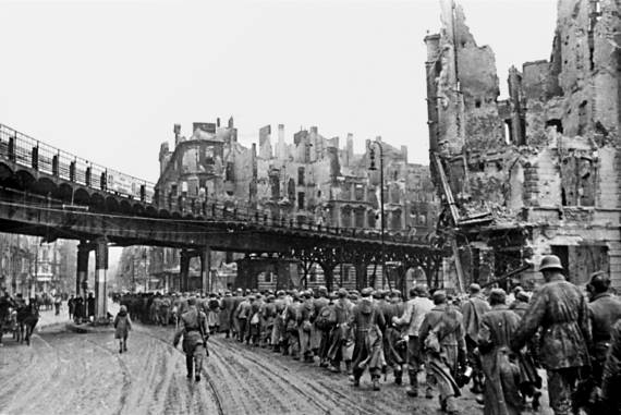 1945. Последний круг ада. Флаг над Рейхстагом