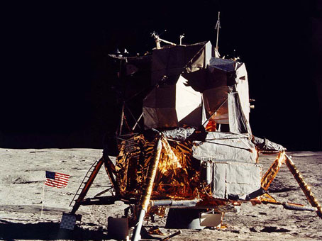 Как NASA показало Америке Луну