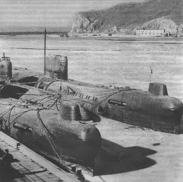 Подводные лодки советского флота 1945-1991 гг. Том 1. Первое поколение АПЛ