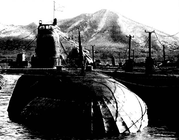 Подводные лодки советского флота 1945-1991 гг. Том 1. Первое поколение АПЛ