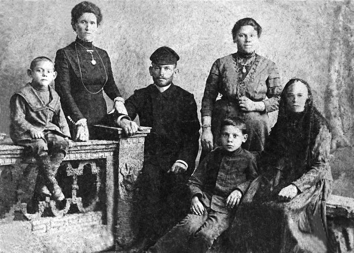 Жили-были, ели-пили. Семейные истории